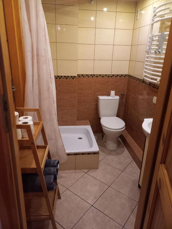 Pokój 4 osobowy w centrum Gdańska z aneksem kuchennym ROOMS TO LET Exterior foto